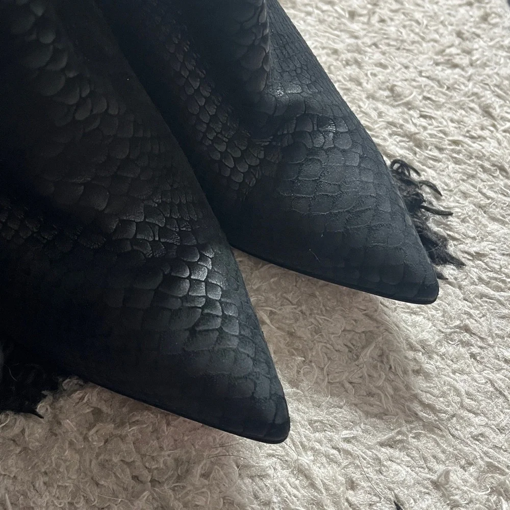 Gianvito Rossi size 37 Black Textured suede snake pattern Over-the-Knee Boots